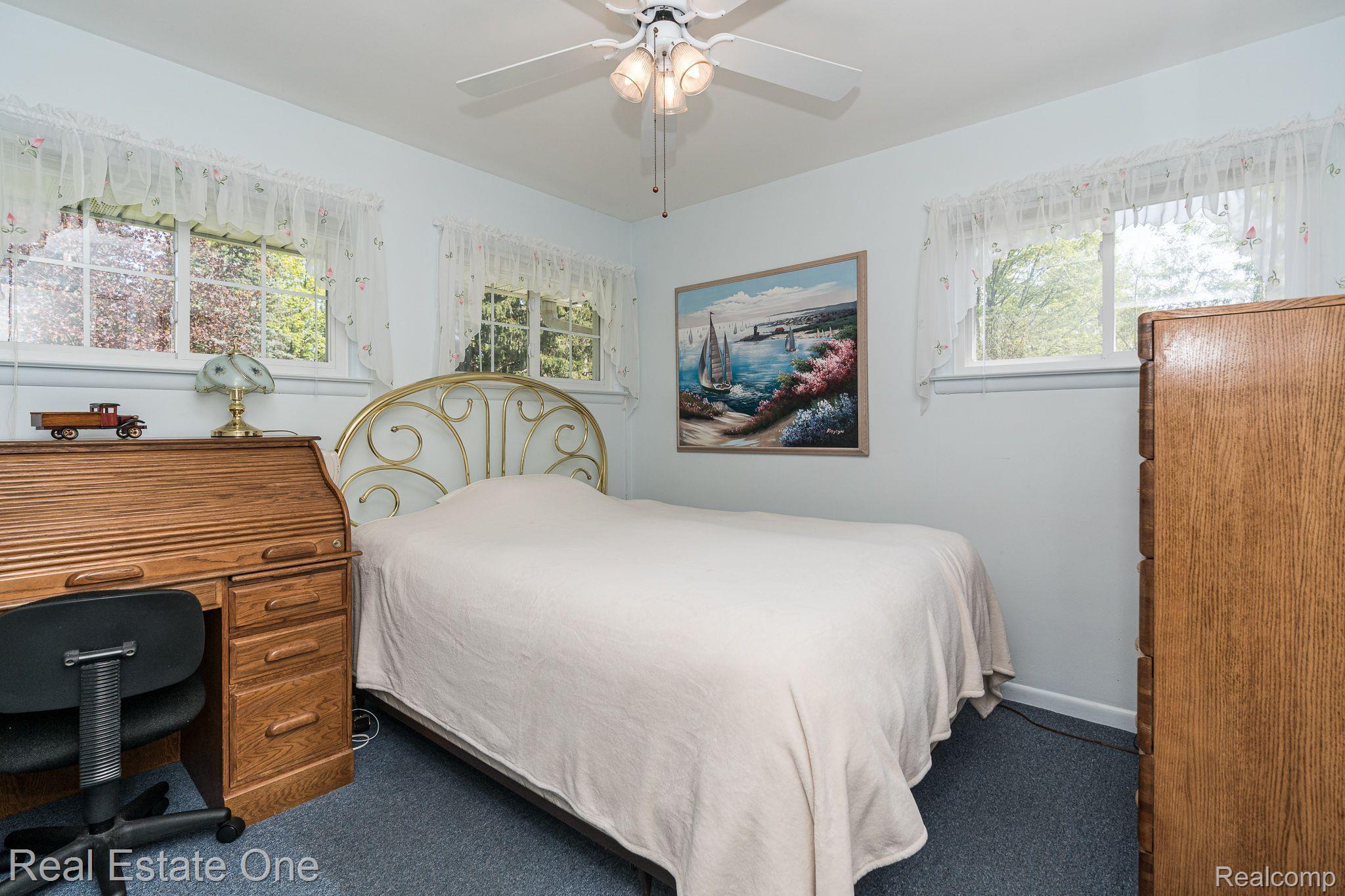 129 Texas Avenue Rochester, MI 48309 - Photo 30 of 50 Gallery Image 30