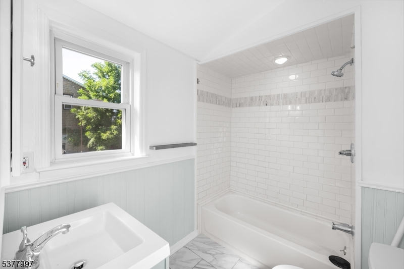 16 New Street, Unit 2 Montclair, NJ 07042 - Photo 10 of 17