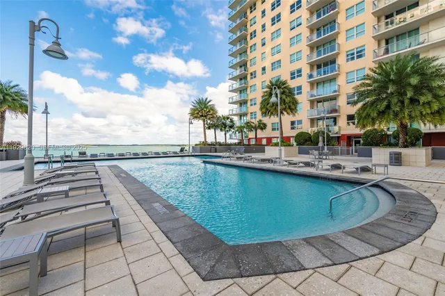 $3,200 | 1155 Brickell Bay Drive, Unit 2605, Miami, FL 33131