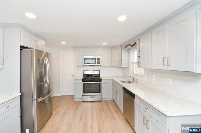 $2,450 | 176 Prescott Avenue, Unit 2, Prospect Park, NJ 07508