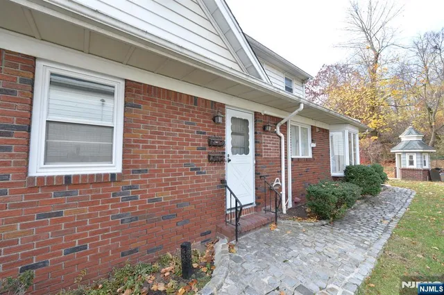 $2,450 | 176 Prescott Avenue, Unit 2, Prospect Park, NJ 07508