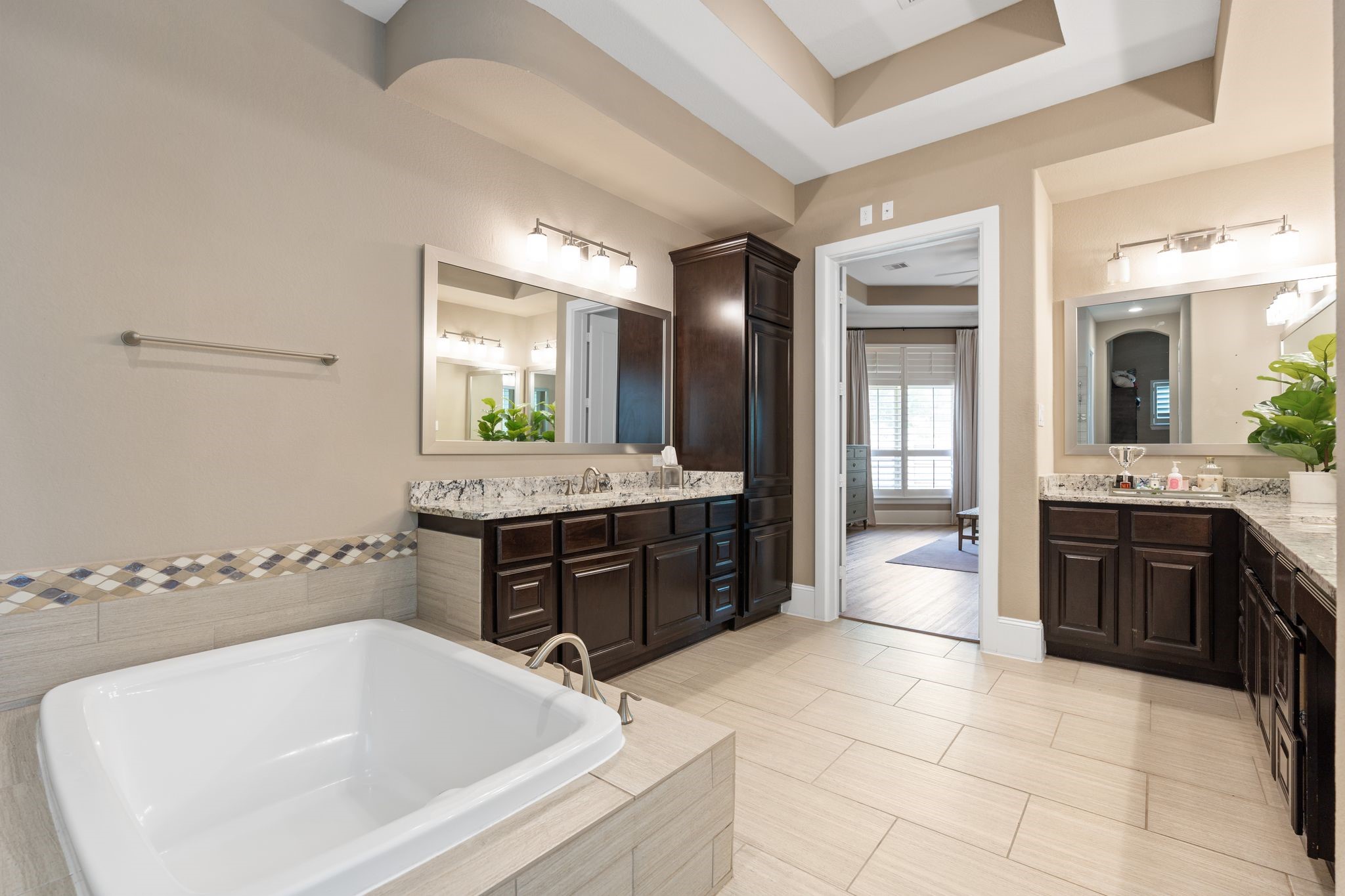 2914 Rutherford Pl Court Katy, TX 77494 - Photo 30 of 50 a spacious bathroom with a tub sink and a mirror