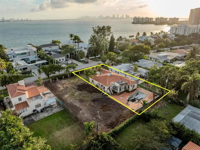 $1,270,000 | 1785 Bay Drive, Miami Beach, FL 33141