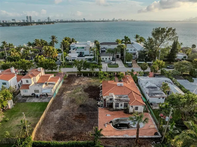 $1,270,000 | 1785 Bay Drive, Miami Beach, FL 33141