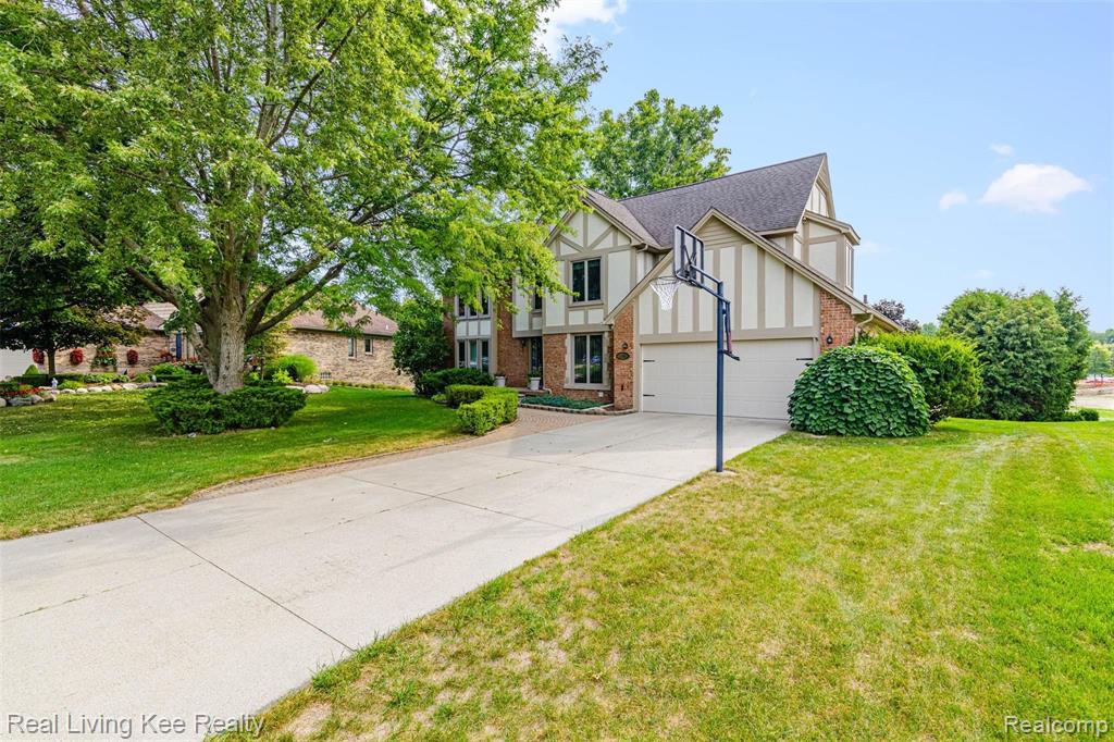 2661 Winter Park Road Rochester Hills, MI 48309 - Photo 3 of 43