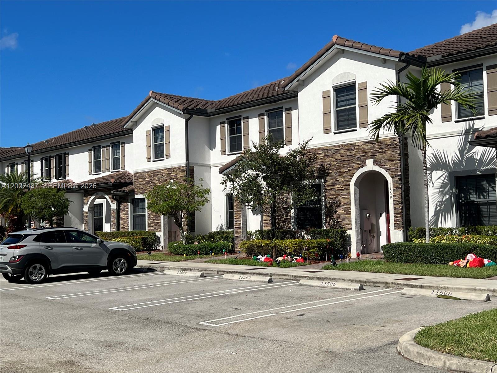 11498 Southwest 250th Street, Unit 11498 Homestead, FL 33032 - Photo 2 of 20