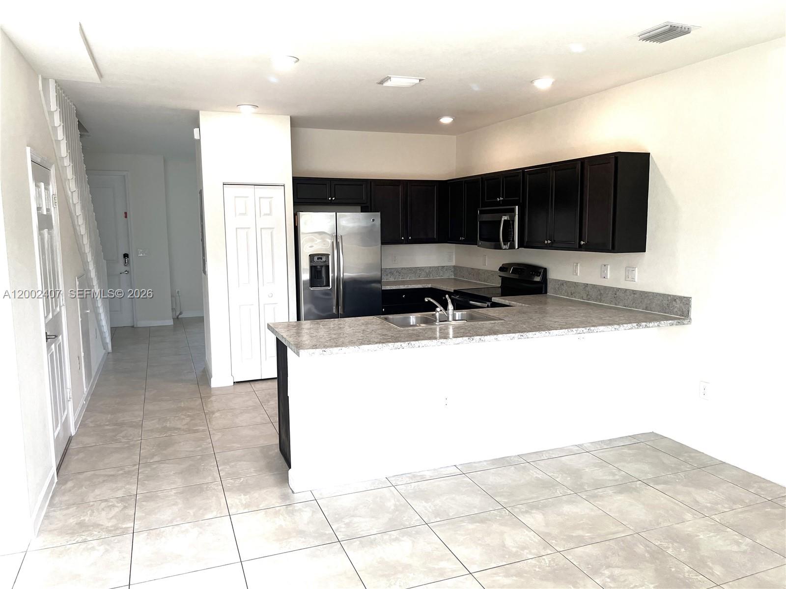 11498 Southwest 250th Street, Unit 11498 Homestead, FL 33032 - Photo 5 of 20