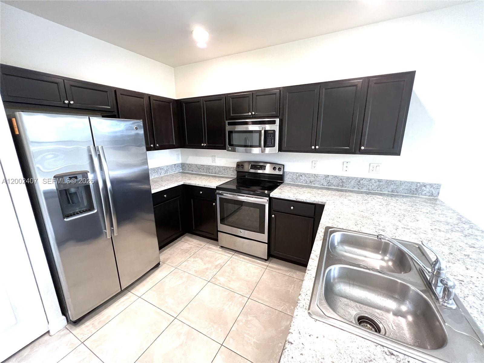 11498 Southwest 250th Street, Unit 11498 Homestead, FL 33032 - Photo 6 of 20