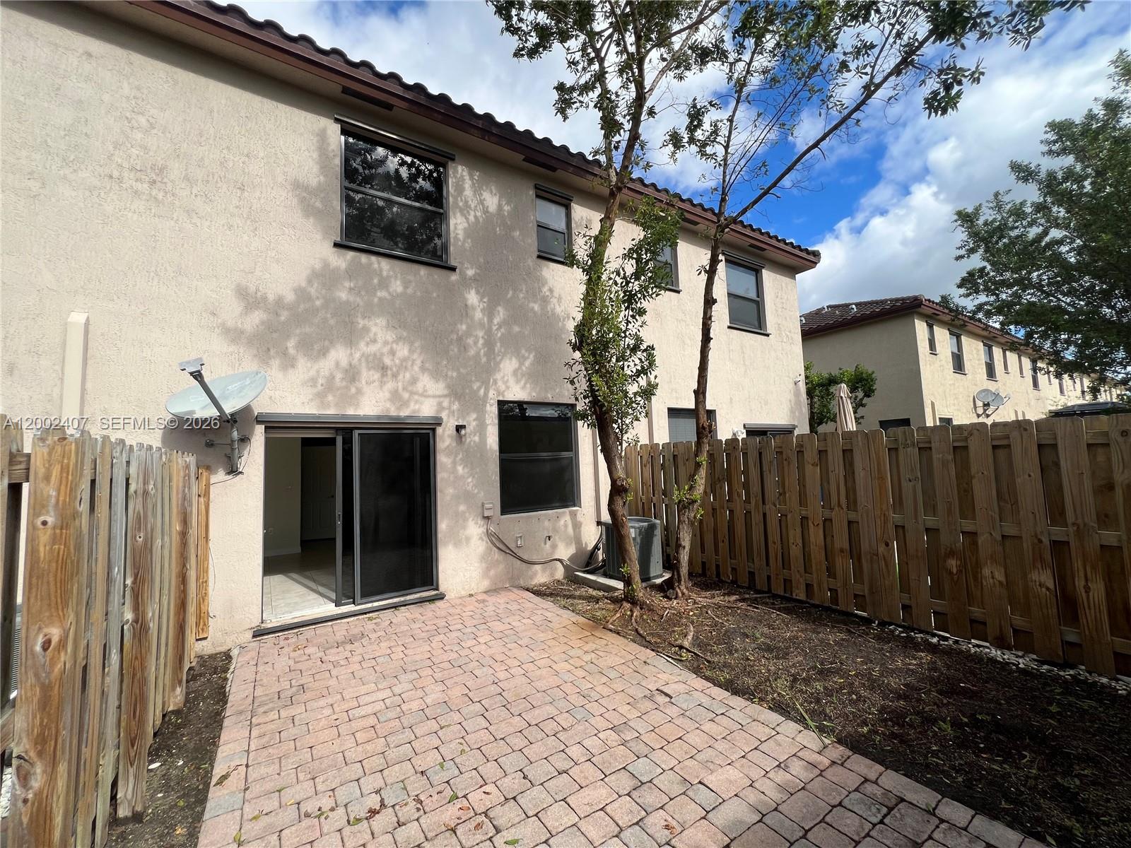 11498 Southwest 250th Street, Unit 11498 Homestead, FL 33032 - Photo 10 of 20