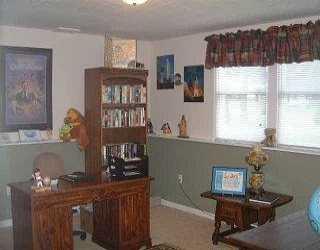2001 Conway Wallrose Road Economy, PA 15042 - Photo 7 of 8 Studio/Study/Office.