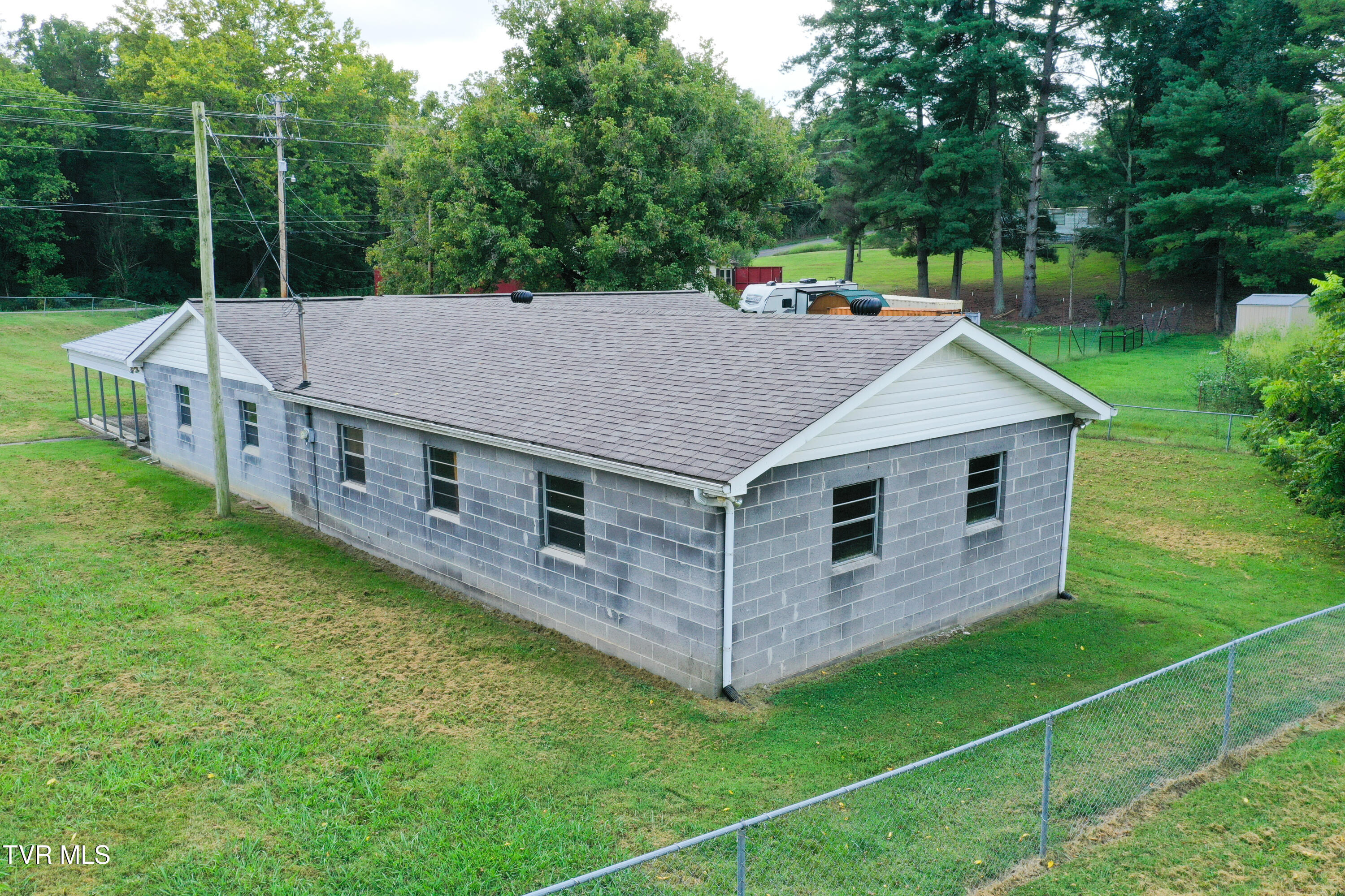 3498 Old Kentucky Road Morristown, TN 37814 - Photo 19 of 41 Photo Aug 27 2026, 2 11 38 PM