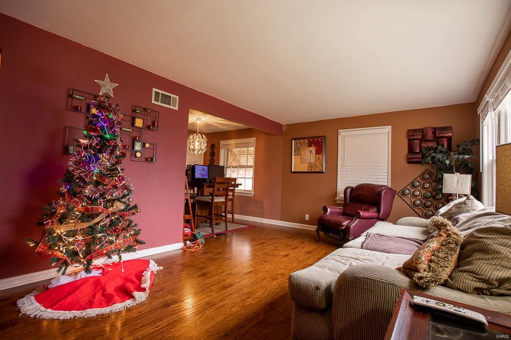 8001 Titus Road St. Louis, MO 63114 - Photo 6 of 31 Gallery Image 6