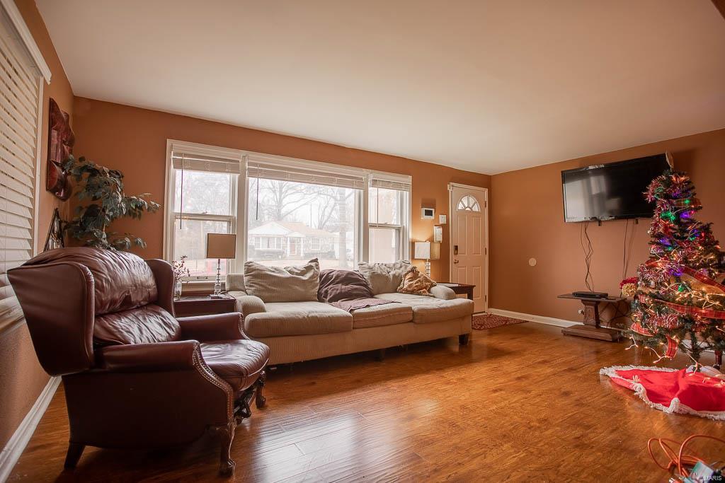 8001 Titus Road St. Louis, MO 63114 - Photo 8 of 31 Gallery Image 8