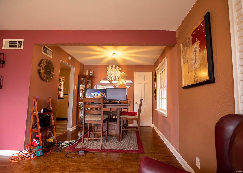 8001 Titus Road St. Louis, MO 63114 - Photo 10 of 31 Gallery Image 10