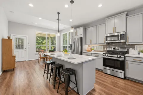 $485,000 | 421 Rise Lane, Montgomery, TX 77316