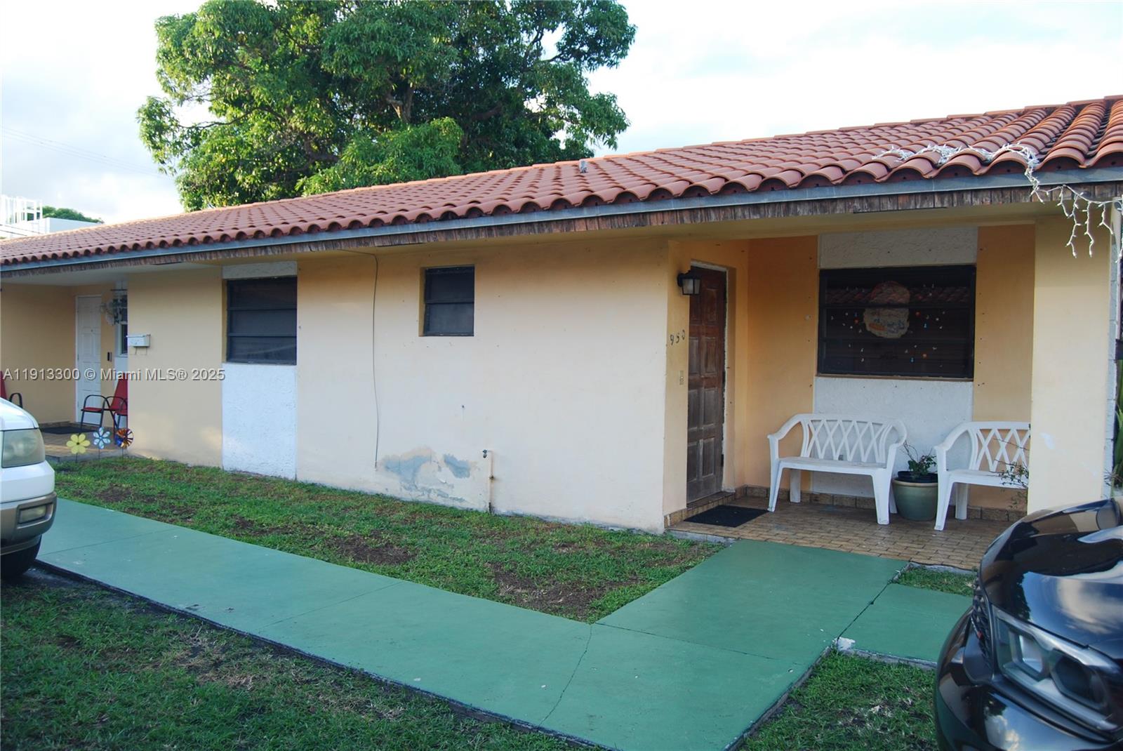 950 Southwest 13th Court Miami, FL 33135 - Photo 2 of 10 a view of a backyard with a tub