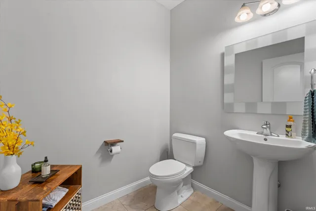 $975,000 | 53785 Blue Lake Drive, Elkhart, IN 46514