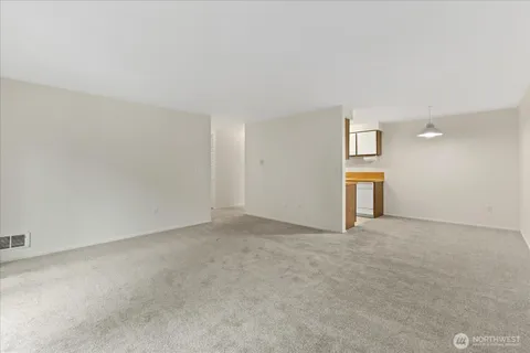 $359,000 | 11006 Northeast 68th Street, Unit 819, Kirkland, WA 98033