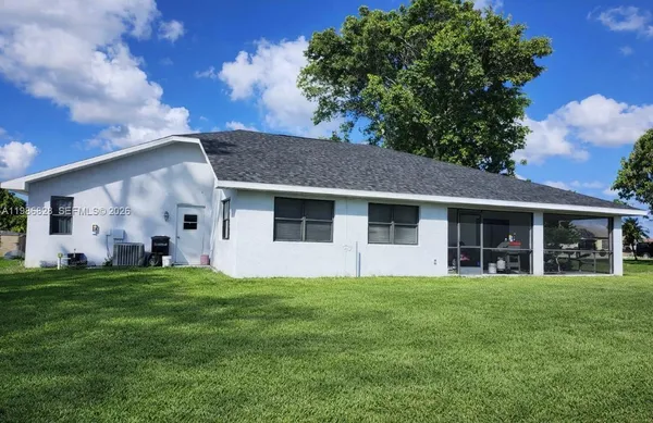 $2,400 | 506 Corinne Drive, Unit 506, Lehigh Acres, FL 33936