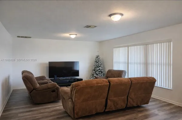 $2,400 | 506 Corinne Drive, Unit 506, Lehigh Acres, FL 33936