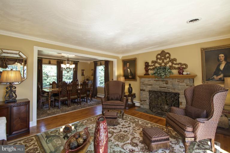 150 Rugby Road Arnold, MD 21012 - Photo 11 of 30 Family Room
