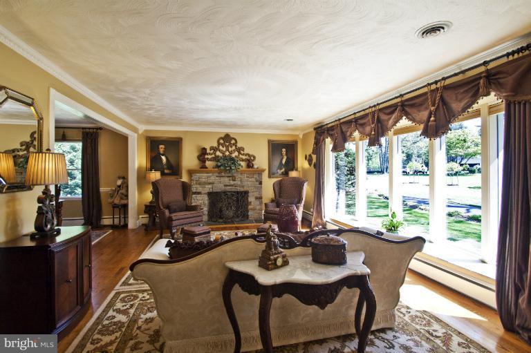150 Rugby Road Arnold, MD 21012 - Photo 20 of 30 Family Room