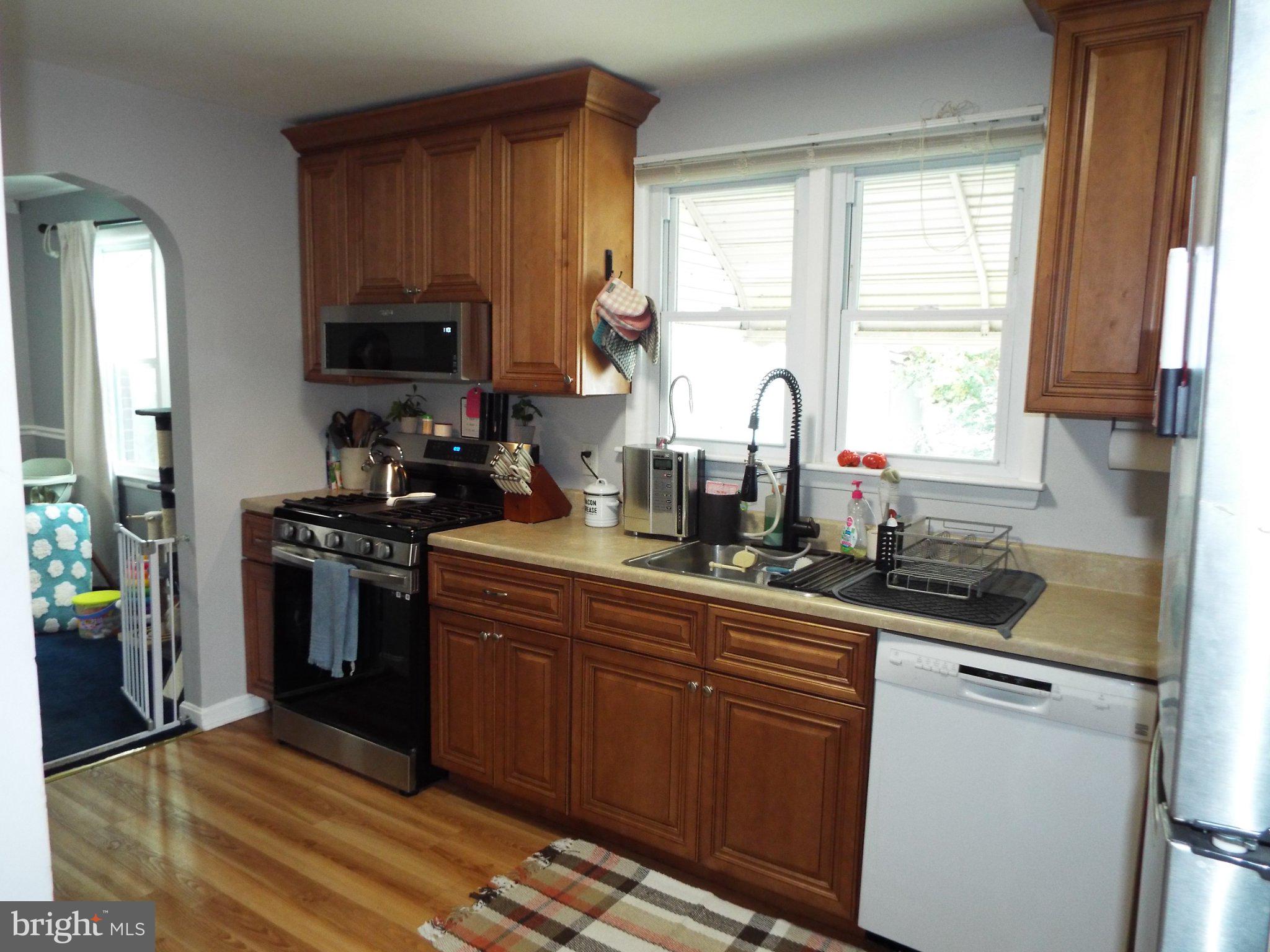 905 Wanda Road Linthicum Heights, MD 21090 - Photo 7 of 20 Updated Gas Stove, Fridge & Microwave