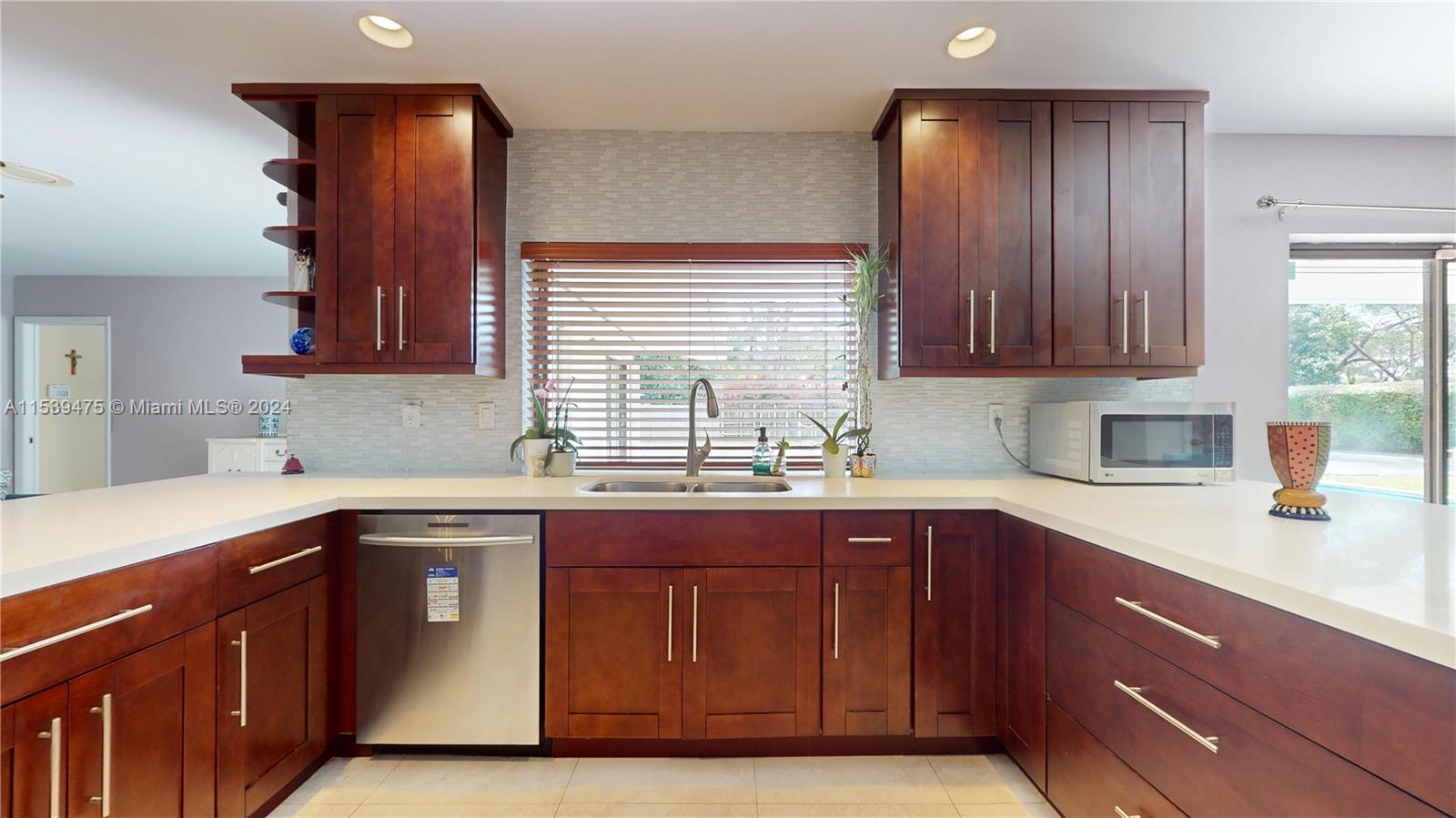 9740 Southwest 120th Street Miami, FL 33176 - Photo 11 of 38