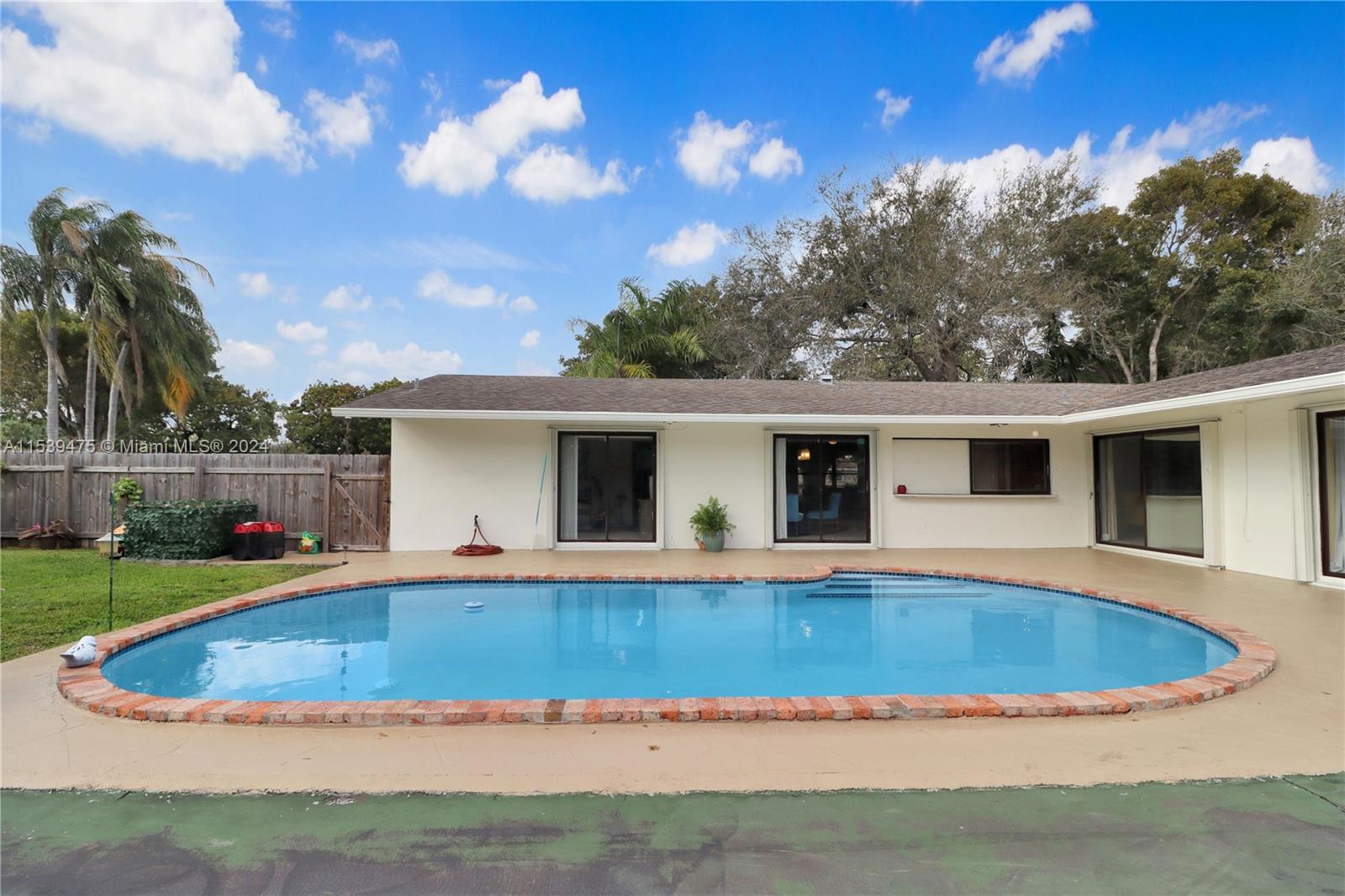 9740 Southwest 120th Street Miami, FL 33176 - Photo 33 of 38