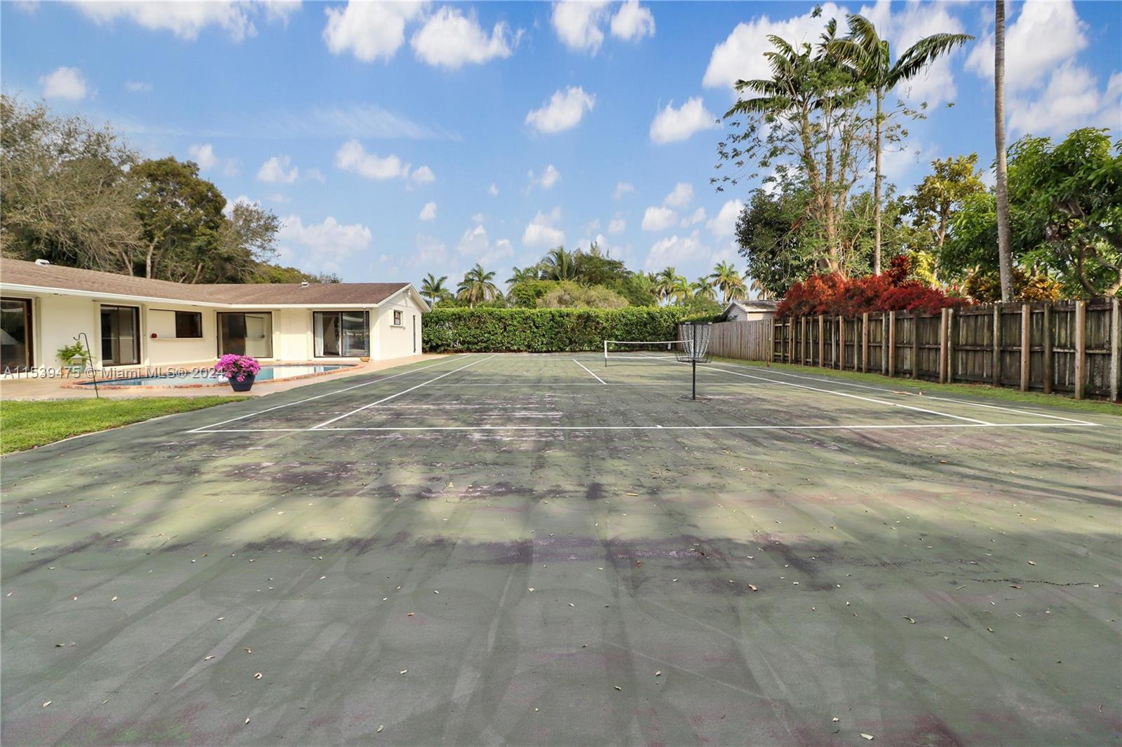 9740 Southwest 120th Street Miami, FL 33176 - Photo 4 of 38