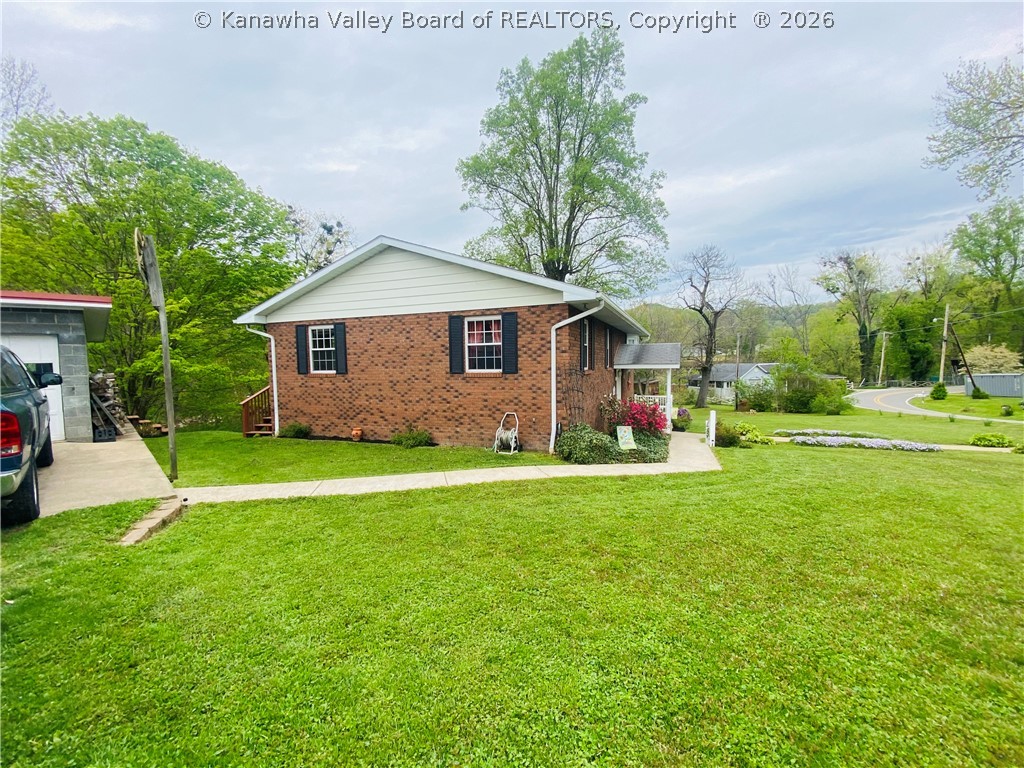 1534 Strawberry Road St. Albans, WV 25177 - Photo 4 of 22 Gallery Image 4