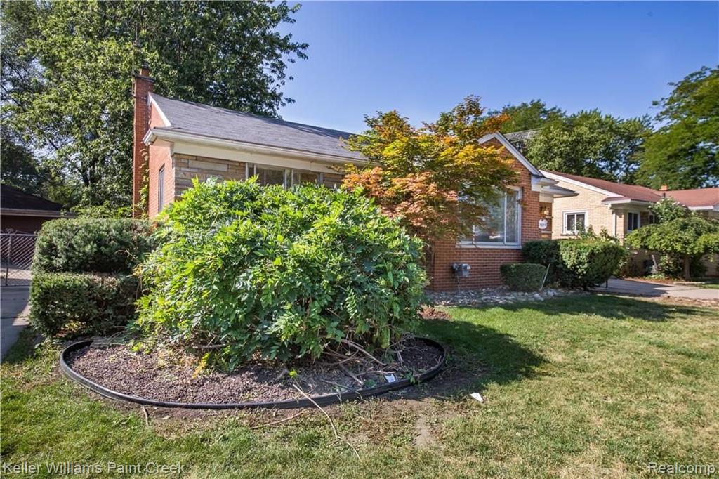 24844 Ridgecroft Avenue Eastpointe, MI 48021 - Photo 34 of 37