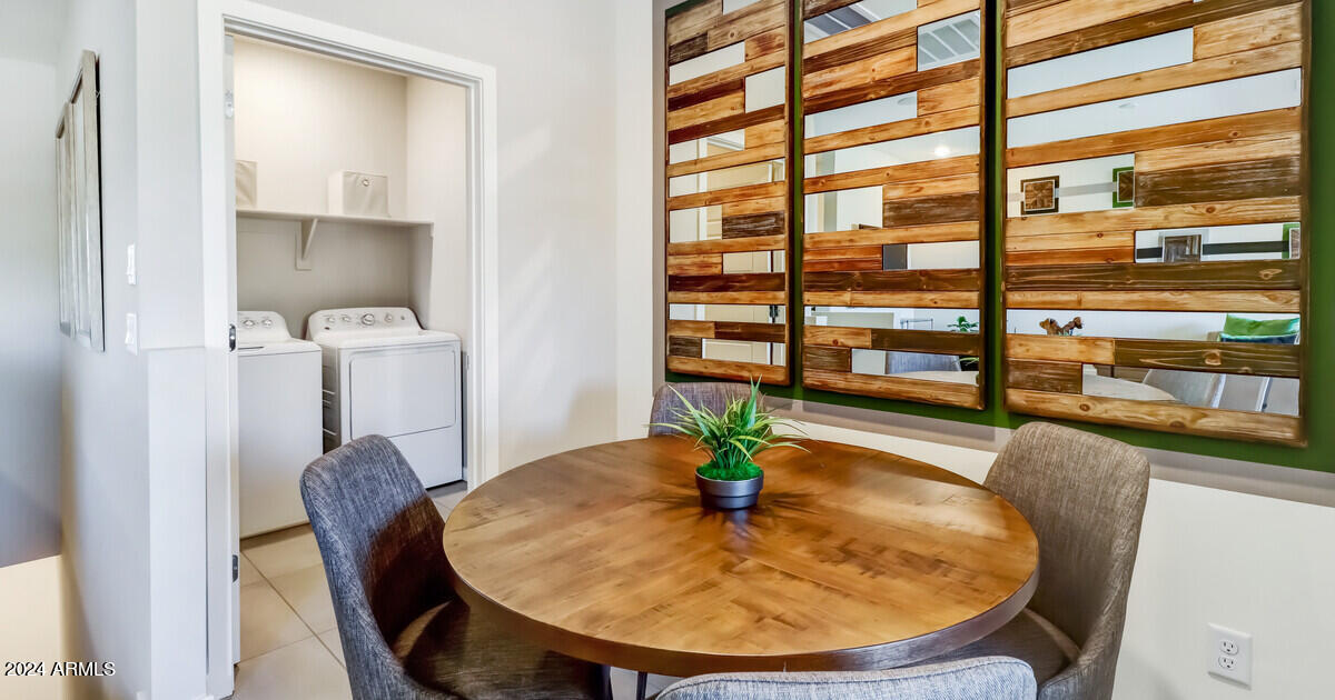2816 West Red Fox Road Phoenix, AZ 85085 - Photo 9 of 25 67952_23 North_Aquila_Dining Area
