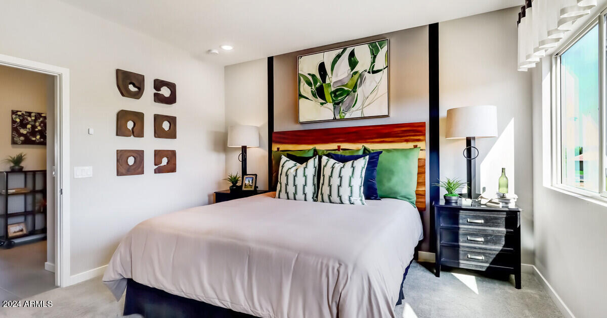2816 West Red Fox Road Phoenix, AZ 85085 - Photo 14 of 25 67969_23 North_Aquila_Owner_s Suite