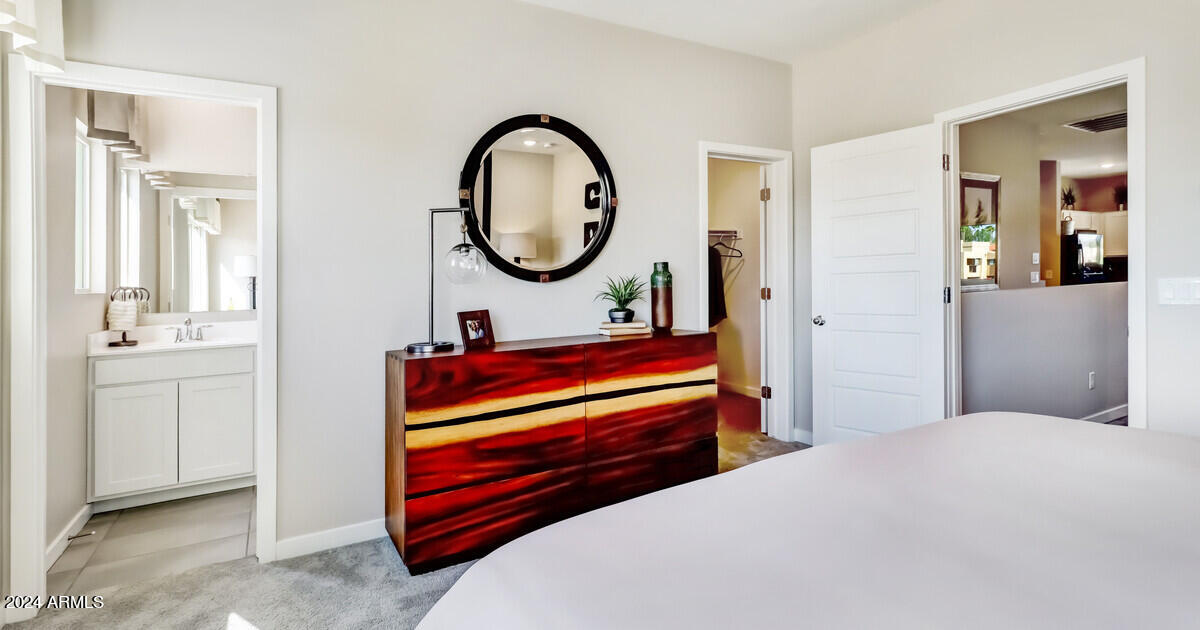 2816 West Red Fox Road Phoenix, AZ 85085 - Photo 15 of 25 67970_23 North_Aquila_Owner_s Suite