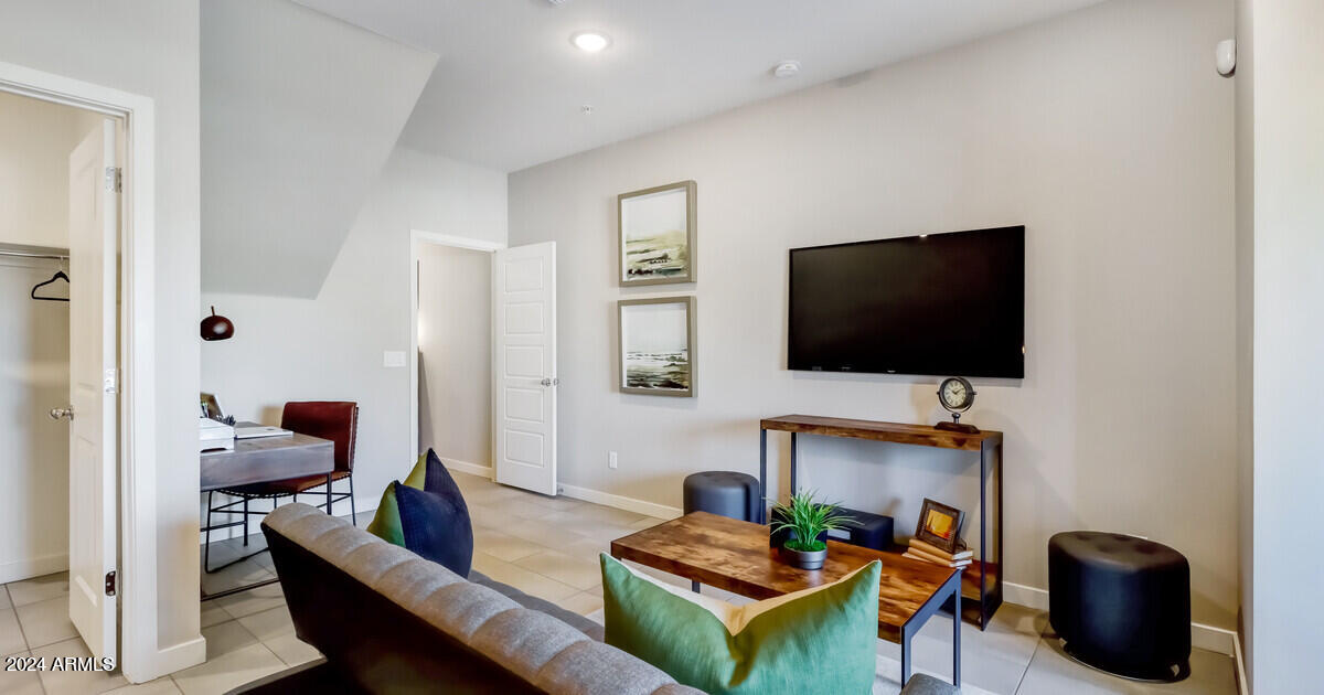 2816 West Red Fox Road Phoenix, AZ 85085 - Photo 20 of 25 67977_23 North_Aquila_Extra Suite Studio