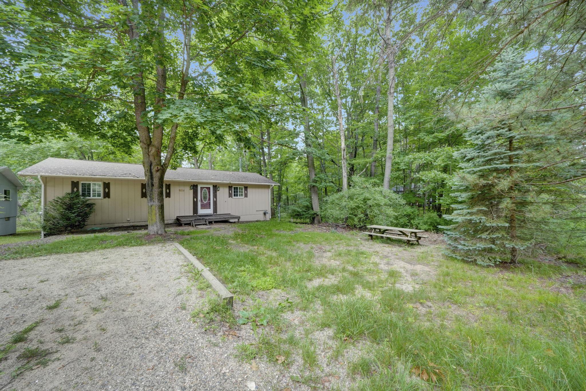 8277 West Ridge Boulevard Stanwood, MI 49346 - Photo 17 of 20 1947477-43f2249a-3673-44e2-ac9c-f6471a432b9b.JPG