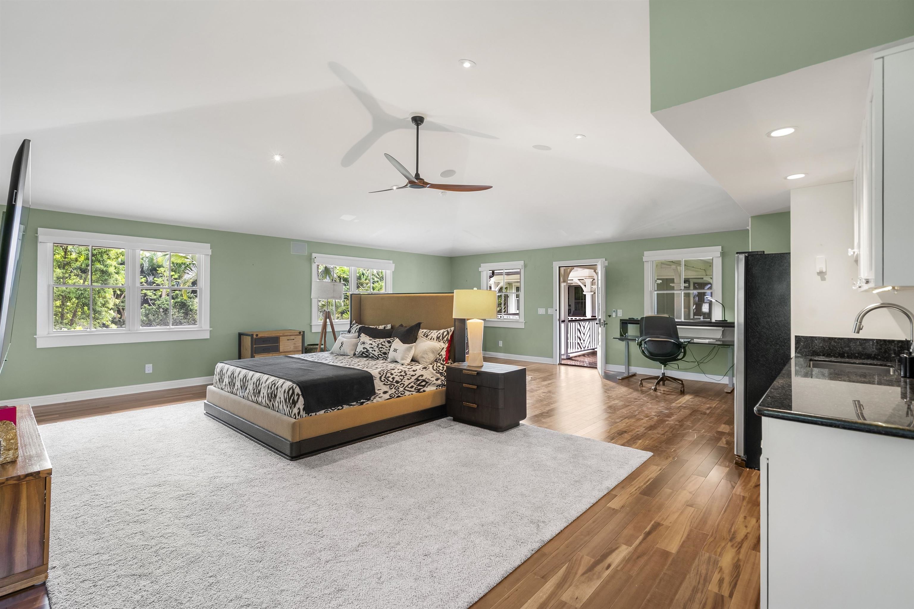 65 North Holokai Road Haiku, HI 96708 - Photo 28 of 50 a living room with furniture flat screen tv and window