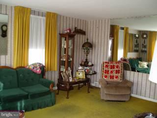 211 Taylor Road Springfield, PA 19064 - Photo 3 of 6