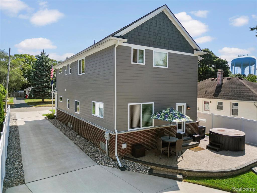 833 Miller Avenue Rochester, MI 48307 - Photo 11 of 68