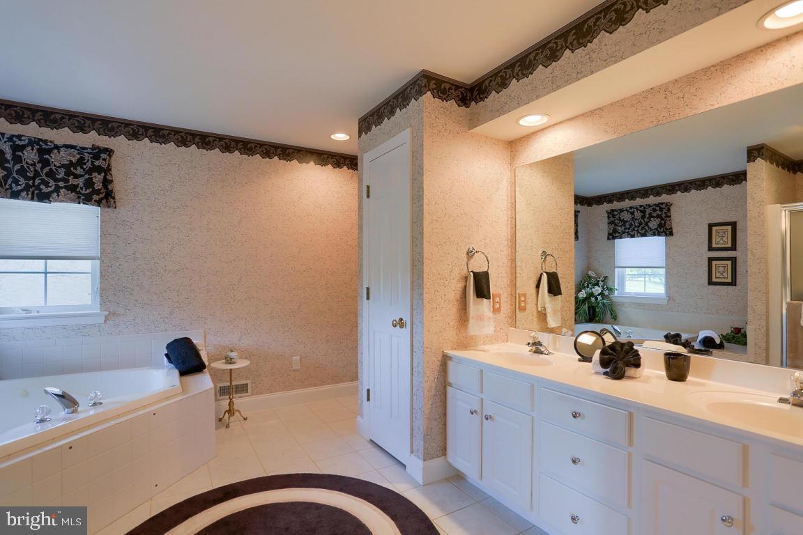1045 Stillwood Circle Lititz, PA 17543 - Photo 18 of 29 Gallery Image 18