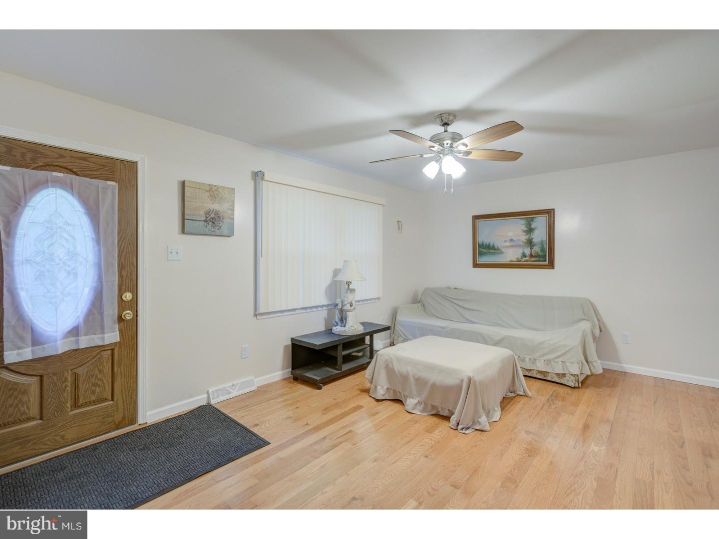 2907 Dutch Mill Road Newfield, NJ 08344 - Photo 6 of 25 Living Room