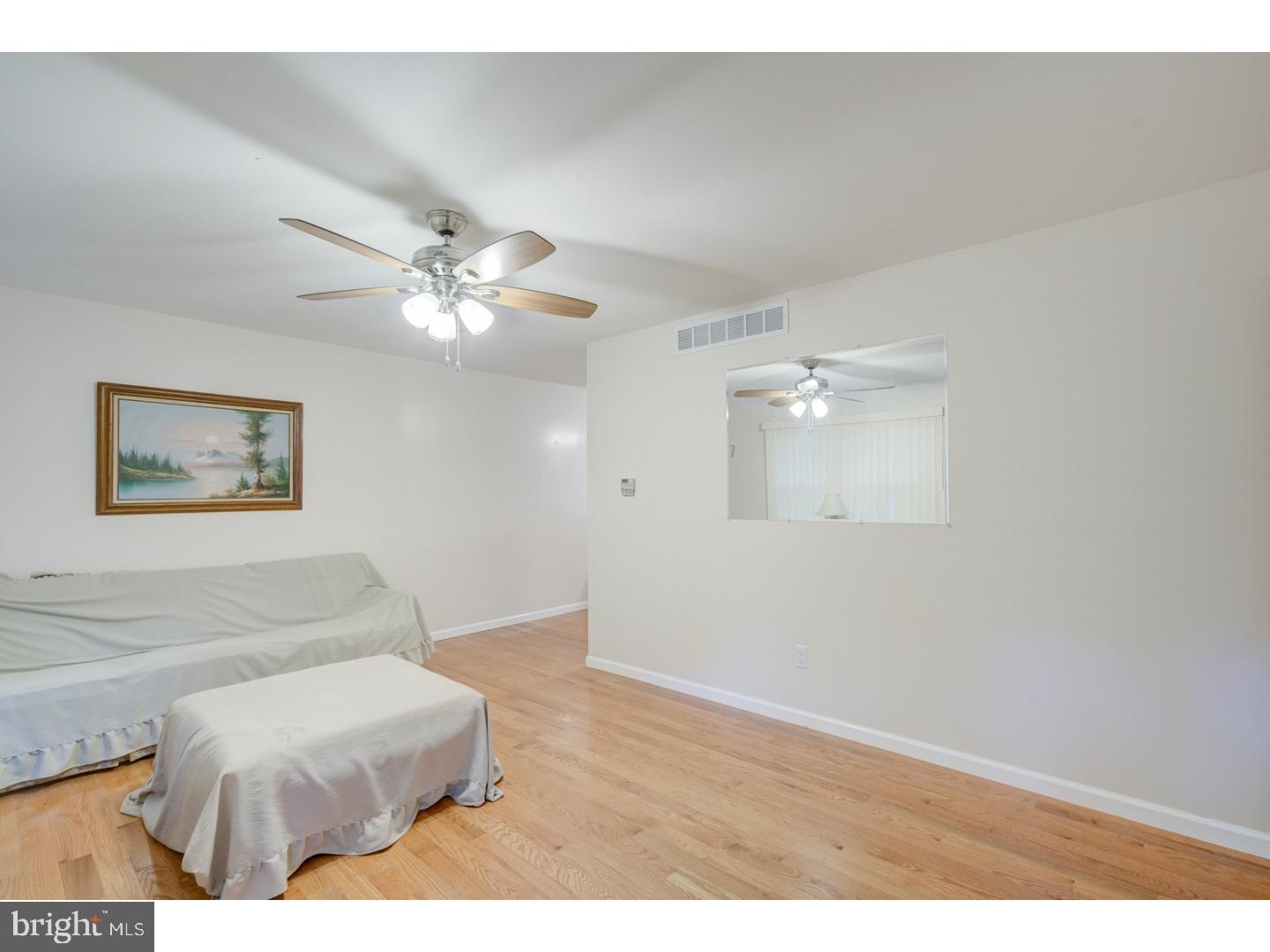 2907 Dutch Mill Road Newfield, NJ 08344 - Photo 8 of 25 Living Room