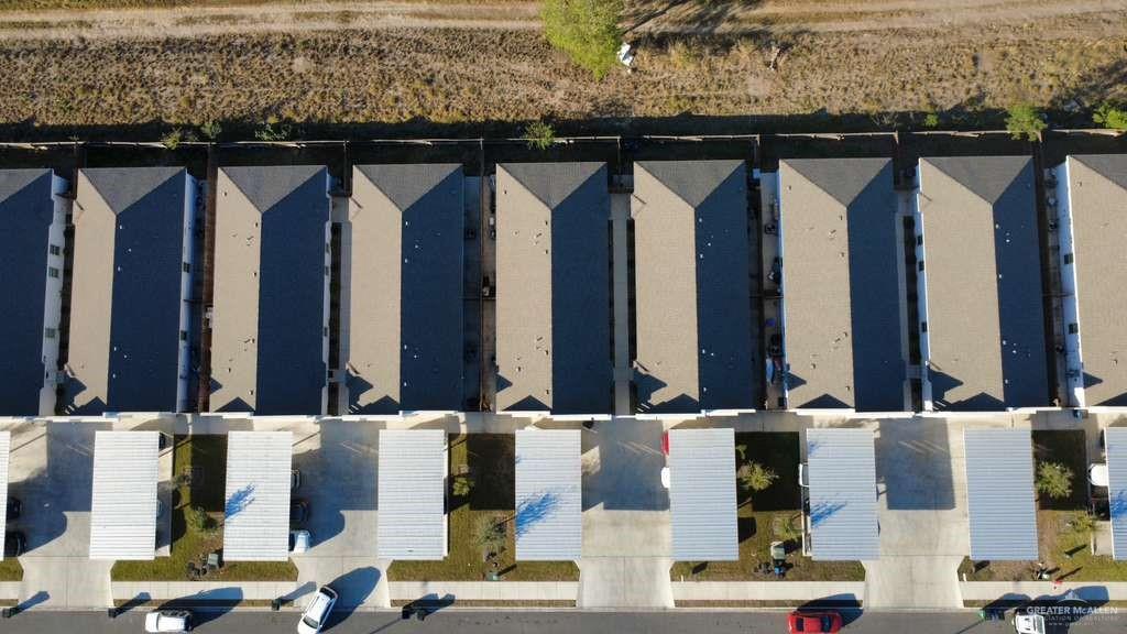 1011 Starr Street Mercedes, TX 78570 - Photo 31 of 35 a bathroom with a sink and a mirror