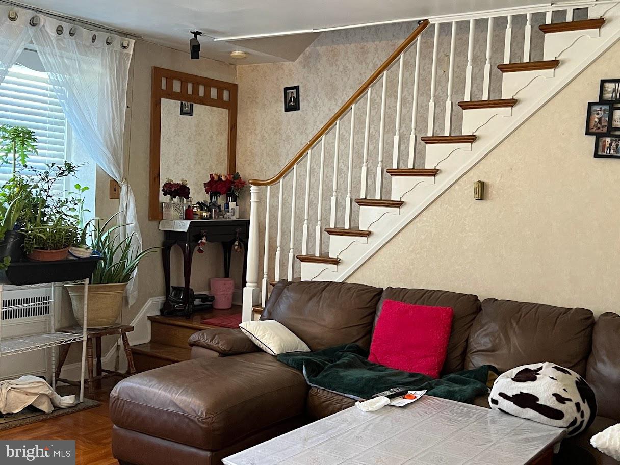 152 Normandy Road Upper Darby, PA 19082 - Photo 4 of 16 Stairs Way
