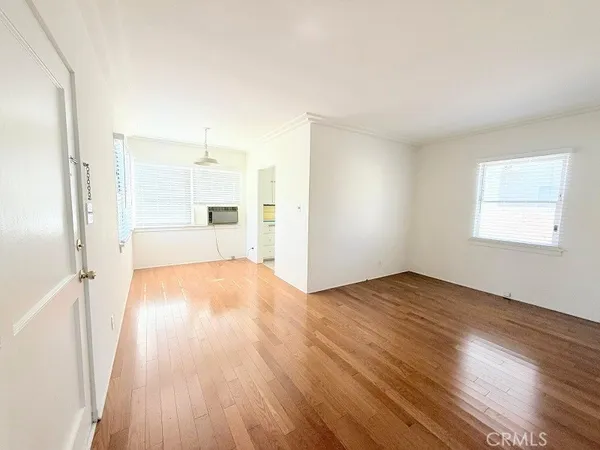 $1,795 | 141 North Kenwood Street, Unit B, Burbank, CA 91505