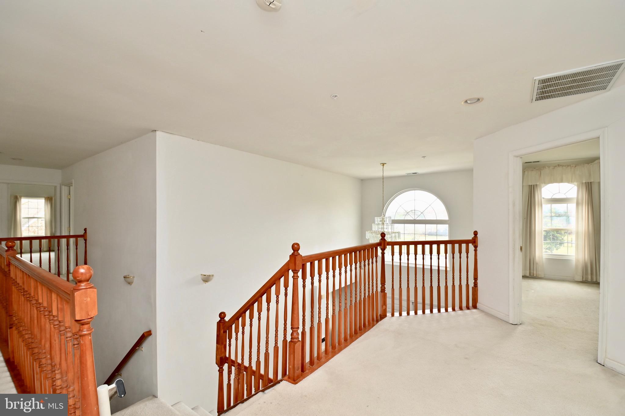 11105 Riverview Road Fort Washington, MD 20744 - Photo 28 of 49 Upper Hallway