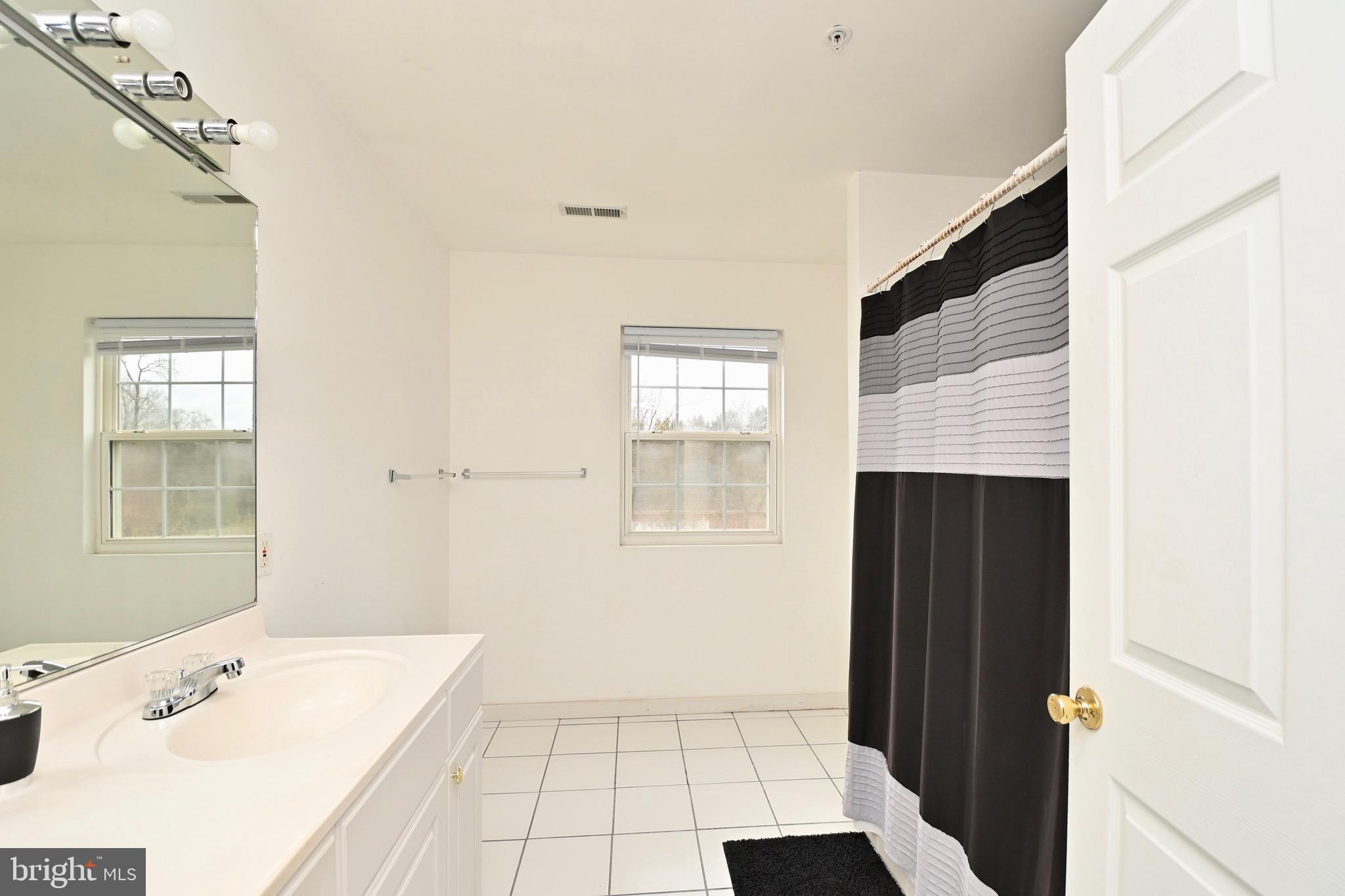 11105 Riverview Road Fort Washington, MD 20744 - Photo 37 of 49 Hall Bathroom