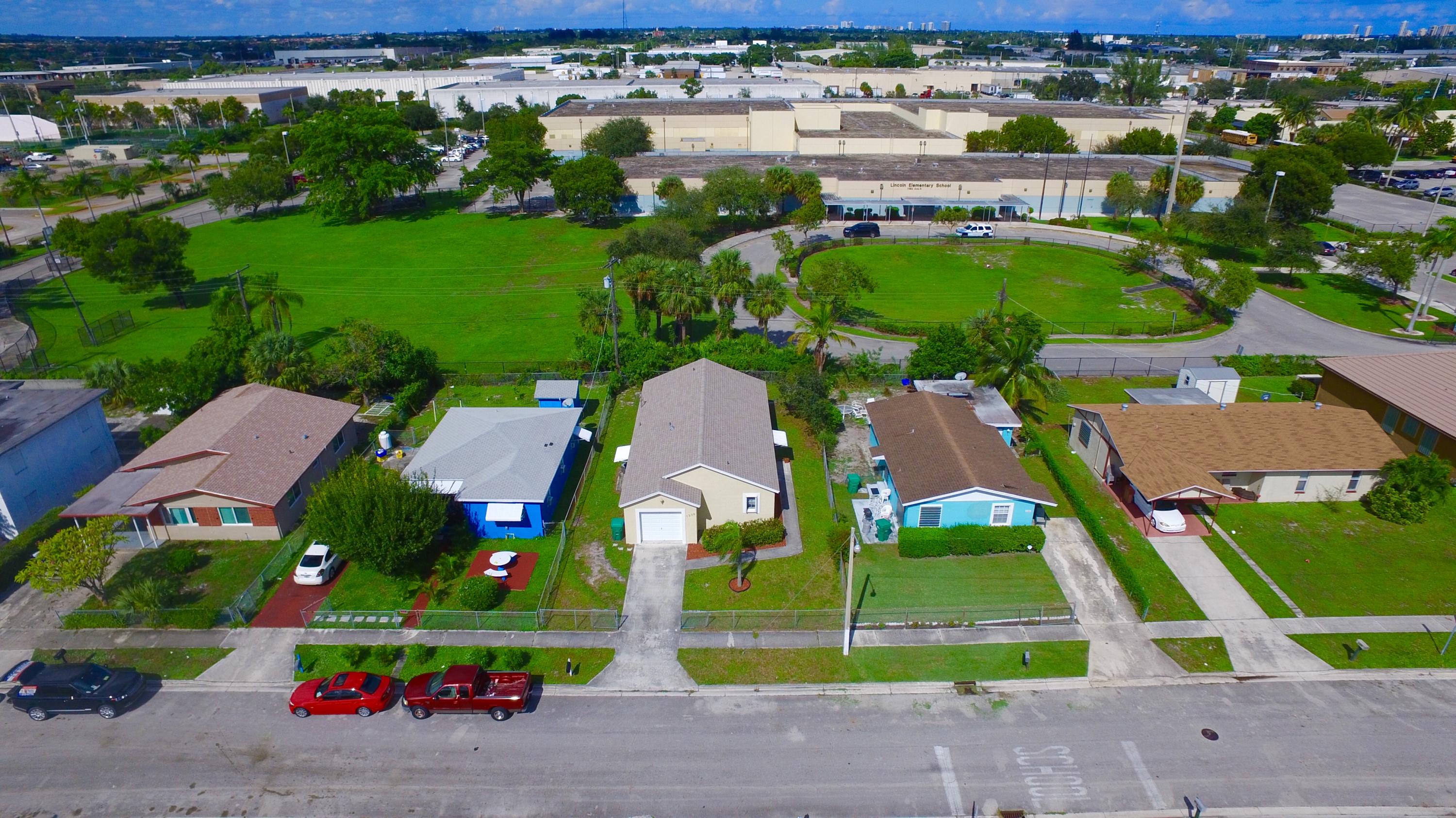 1336 West 10th Street Riviera Beach, FL 33404 - Photo 27 of 97 fullsizeoutput_1379d