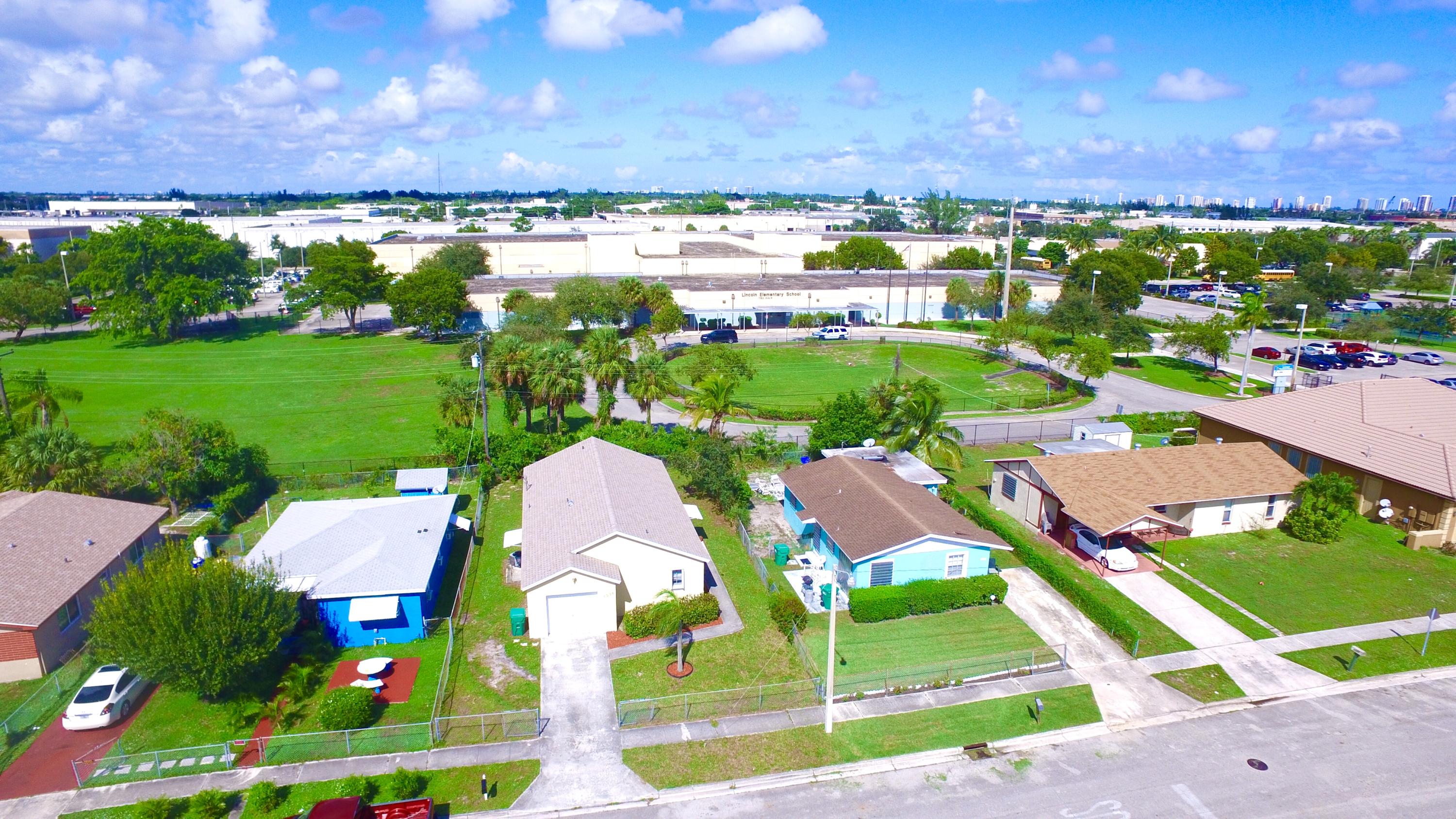1336 West 10th Street Riviera Beach, FL 33404 - Photo 4 of 97 fullsizeoutput_1379b